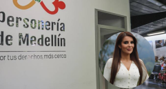 Sandra Lorena Cárdenas, que quedó de tercera en el concurso de méritos, reclama que le calificaron mal. FOTO: EL COLOMBIANO Y CORTESÍA