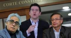 De izquierda a derecha: Augusto Rodríguez, exdirector de la UNP; Miguel Uribe, víctima de magnicidio; y Gustavo Petro, expresidente. Foto: Colprensa