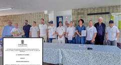 Adelante, el proyecto de Ley presentado por la Alcaldía. Atrás, Mesa de Diálogo del Proceso de Paz Urbana que se lleva en el Valle de Aburrá, en la cárcel de Alta Seguridad de Itagüí. Foto: Santiago Olivares Tobón.