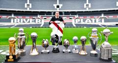 River Plate compartió esta imagen de la despedida de Franco Armani, junto a todos los trofeos que conquistó con el club. Ahora se incorporará a Atlético Nacional. FOTO @RiverPlate