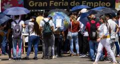 La mayoría de los jóvenes colombianos enfrenta empleos precarios o ausencia de oportunidades formales. En regiones como Vaupés, apenas 2 de cada 10 jóvenes acceden a la educación superior. FOTO Julio Herrera.