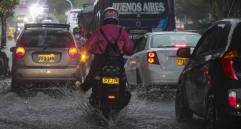 Imagen de referencia de un aguacero en Medellín. FOTO: Manuel Saldarriaga Quintero