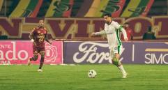En la imagen aparece Edwin Cardona durante el encuentro frente al Tolima en Ibagué. FOTO ATLÉTICO NACIONAL