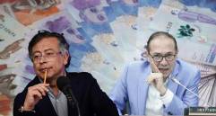 Gustavo Petro y su ministro del Trabajo, Antonio Sanguino. FOTO: Presidencia y Colprensa.