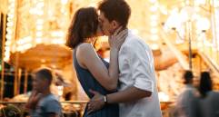 Cada 13 de abril se celebra el Día Internacional del Beso en recuerdo del récord del beso más largo del mundo. Foto: Getty Images