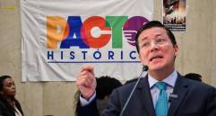 El registrador nacional, Hernán Penagos, defendió el diseño del tarjetón del Pacto Histórico y afirmó que la consulta se mantiene en firme mientras no haya una orden oficial de suspensión. FOTO: EL COLOMBIANO/COLPRENSA