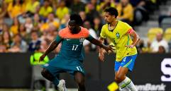 Marquinhos e Irankunda disputa. FOTO: X Socceroos