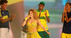 Shakira durante su presentación en el show que brindó en las playas de Copacabana en Río de Janeiro, el sábado anterior hasta la nadrugada del domingo. FOTO GETTY 