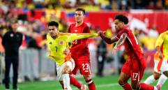 Luis Díaz fue el capitán de la Selección Colombia al inicio del partido contra los canadienses en Nueva Jersey. Foto: AFP