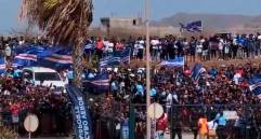 Praia, capital de Cabo Verde, se tiño de azul para celebrar a sus héroes. FOTO: Captura