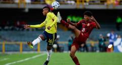 El equipo colombiano dominó un pasaje largo del partido; sin embargo, en el segundo tiempo le costó tener el dominio del balón porque Venezuela salió a buscar el resultado. FOTO: COLPRENSA 