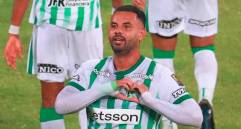 Edwin Cardona al final del encuentro frente al Pasto en el que anotó dos golazos. FOTO MANUEL SALDARRIAGA