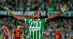 Andrés Román es un lateral que constantemente va al ataque y termina en posición de gol. En los últimos meses le costó recuperar su mejor versión, pero la está alcanzando otra vez. FOTO jUAN aNTONIO sÁNCHEZ 