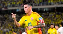 James Rodríguez aportó 14 goles y siete asistencias en la Eliminatoria con Colombia y regresa al Mundial, será su tercera cita orbital. FOTO TOMADA X @fifaworldcup_es