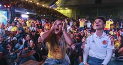 Partido de Colombia transmitido en una pantalla gigante en Medellín. Foto: Manuel Saldarriaga Quintero.