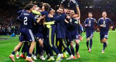 El seleccionado de Escocia celebró con euforia su clasificación a la Copa del Mundo del 2026 tras vencer a Dinamarca. Foto: tomada del x de @ScotlandNT