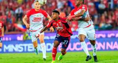 DIM y Santa Fe se enfrentarán nuevamente en una fase decisiva por un cupo a la semifinal. Foto: Camilo Suárez. 