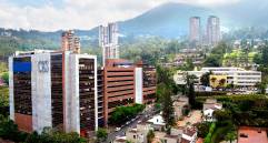 La Universidad CES cumple 48 años de trayectoria y un sueño de acompañar a miles de profesionales