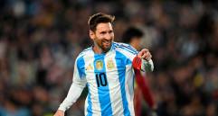 Lionel Messi, a sus 38 años marcó doblete con Argentina ante Venezuela, en el qu e sería su último partido por Eliminatoria en Buenos Aires. FOTO AFP