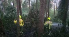 Integrantes de los bomberos que apagaron el incendio ocurrido en el sector del Seminario en Medellín. FOTO: Cortesía Alcaldía de Medellín