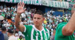 James Rodríguez durante su presentación a los hinchas verdolagas. FOTO CAMILO SUÁREZ