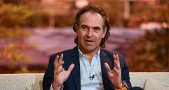 El alcalde se sumó al gobernador de Antioquia y pidió que se investigue al presidente Petro y a Francia Márquez. FOTO: Manuel Saldarriaga