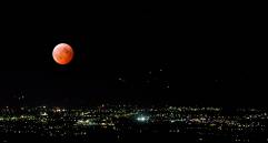 El eclipse lunar total del 7 de septiembre de 2025 no será visible en Colombia, pero podrá seguirse en línea desde África, Asia y Oceanía. FOTO Getty