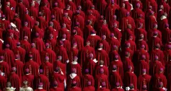 En caso de ser elegido, el cardenal se compromete a cumplir el Munus Petrinum o el oficio de Pedro como pastor de la Iglesia universal. No hay un límite de tiempo para las votaciones. FOTO: GETTY