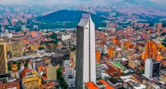 Medellín ha consolidado una oferta cultural y artística que convirtió barrios, festivales y espacios públicos en parte central de su atractivo turístico. FOTO Camilo Suárez