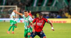 A Nacional y al DIM les restan 3 jornadas para saber si pueden llegar o no a la final, pero en la fecha 4 deben ganar. En la imagen aparecen Matheus Uribe y Jaime Alvarado. FOTO CAMILO SUÁREZ