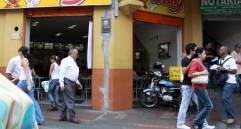 Empresa española asegura que fallo le otorgó exclusividad de marca Frisby en Europa y comenzará a expandirse