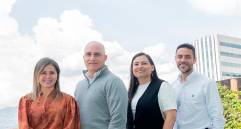 De izquierda a derecha: Paola Pineda, Directora General; Carlos Ossa, Dirección de Operaciones; Diana Villegas, Dirección de Operaciones, y Juan Vélez, Arquitecto Empresarial. Fotos: cortesía 