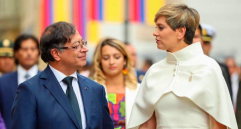 Gustavo Petro y Verónica Alcocer el 7 de agosto de 2022 en la posesión del mandatario. Foto: Presidencia