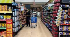 El Trasnochón es una jornada que se realiza una vez al mes, donde además de descuentos, los colaboradores de Euro Supermercados ofrecen a sus clientes la mejor atención para que vivan una experiencia única. Fotos: cortesía.