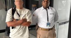 El viajero llegó procedente de Estados Unidos en un vuelo de la aerolínea Spirit Airlines. Las autoridades detectaron que tenía antecedentes en hechos que vulneran la integridad de los menores. FOTO: Cortesía Migración Colombia