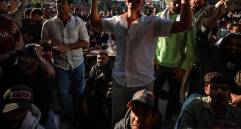 Miles de aficionados celebran la clasificación e Irak al Mundial, en el que su selección jugará en el Grupo I contra Francia, Senegal y Noruega. FOTO AFP