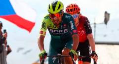 Gran actuación de Daniel Felipe Martínez tras culminar en el podio del Giro de Italia 2024. FOTO AFP