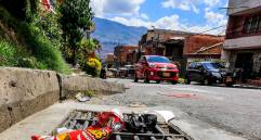 Las alcantarillas de Medellín están llenas de lodo y de basura