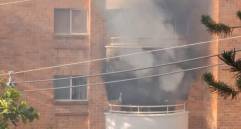 La conflagración ocurre en un apartamento del sector La Visitación, en El Poblado. Hasta el momento no se reportan víctimas. Foto: Cortesía
