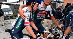 Afectado por las caídas, Roglic se vio obligado a retirarse del Giro. FOTO: Getty