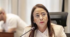 Claudia Carrasquilla Minamí se despidió este miércoles del Concejo de Medellín para tomar rumbo al gobierno de Abelardo de la Espriella como viceministra de Defensa. FOTO: JAIME PÉREZ