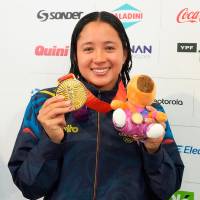 La antioqueña Daniela Zapata fue la primera colombiana en subir a lo más alto del podio en los Juegos Suramericanos de Santa Fe. FOTO @fecnacolombia