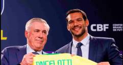Carlo Ancelotti junto a Samir Xaud en su presentación como nuevo seleccionador de Brasil. OTO TOMADA X@CBF_Futebol