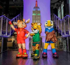 Con la presencia de las mascota del Mundial y el Empire State iluminado se sigue calentando el clima para el Mundial de Norteamérica 2026. FOTO TOMADA X@EmpireStateBldg