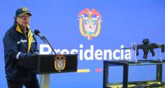 El presidente Gustavo Petro durante la presentación del fusil Jaguar. Foto: Presidencia