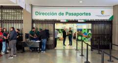 Los funcionarios devolvieron a los usuarios que llegaron buscando atención, debido al problema tecnológico. FOTO: Cortesía Gobernación