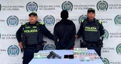 Este es uno de los capturados en el plan candado que realizaron las autoridades en El Poblado. FOTO: Cortesía Secretaría de Seguridad de Medellín