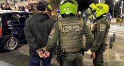 En la redada fueron inspeccionados los antecedentes de más de 700 personas. En la imagen, una de las 21 personas capturadas. FOTO: Cortesía Secretaría de Seguridad de Medellín
