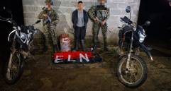 El operativo dejó como resultado un ilegal herido y otro capturado, mientras que dos más lograron huir del lugar. FOTO: Cuarta Brigada del Ejército Nacional