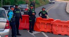 Los accesos al barrio Loreto estuvieron cerrados mientras se hacía una verificación a la zona, en medio del temor de las comunidades. FOTO: JULIO CÉSAR HERRERA